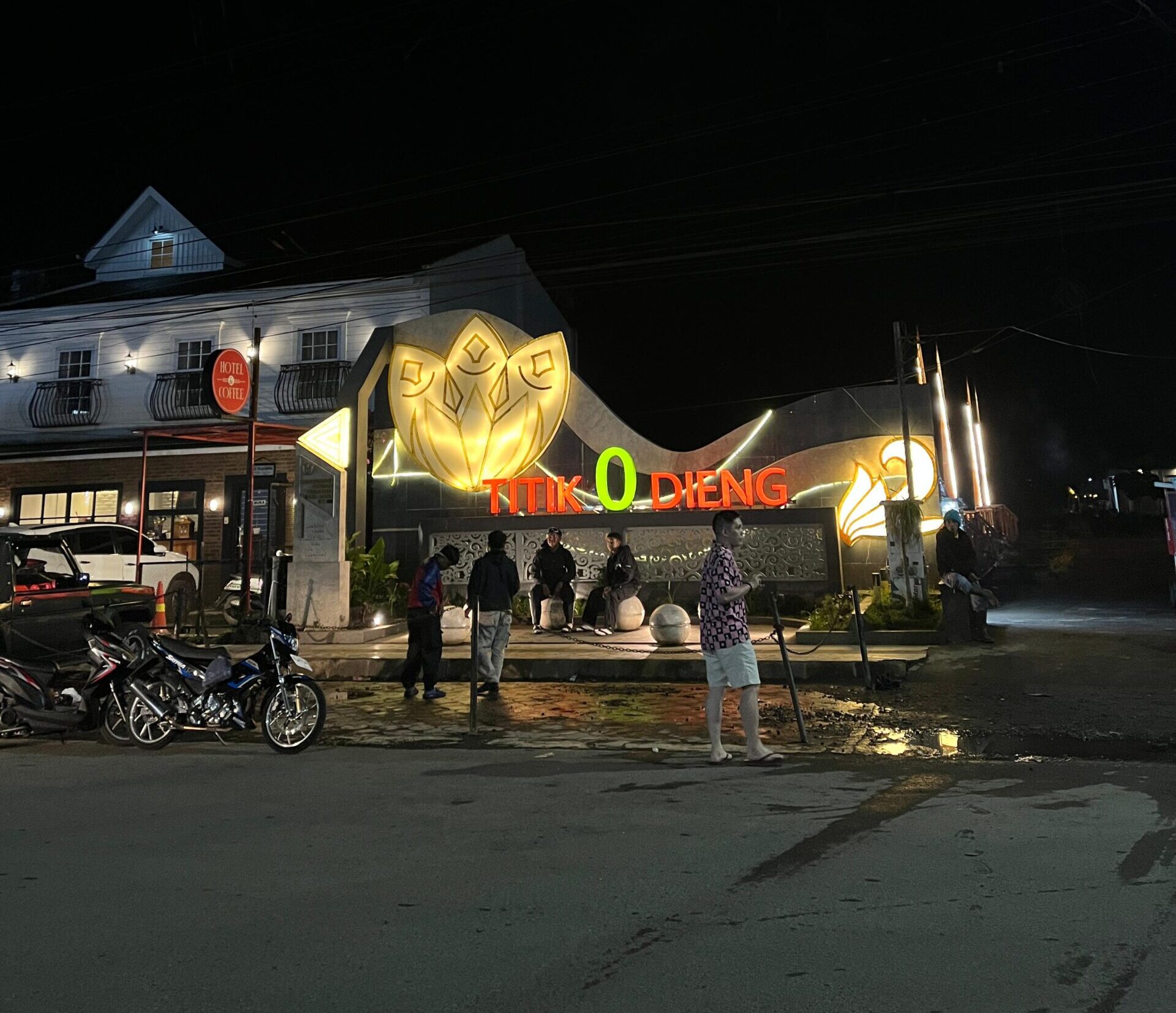 Tugu Titik 0 Dieng "Icon" Desa Dieng